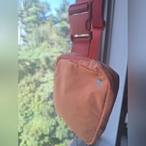 Lululemon Micro Women's Everywhere Belt Bag Fanny Pack Orange